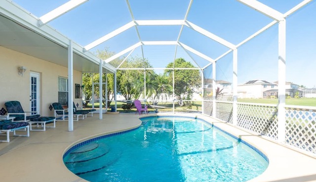 Luxury Lakeside Villa, Close To Disney