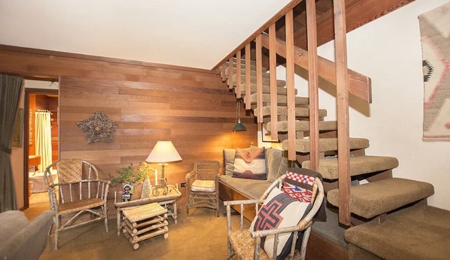 Rockwood: Cute & Unique North Shore Cabin