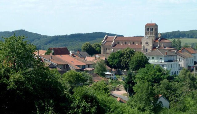 Gite Arfeuilles, 4 bedrooms, 11 persons