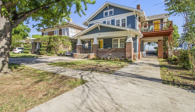 Beachy3 – 3 units in 1 – near Uptown & Asian Dist.