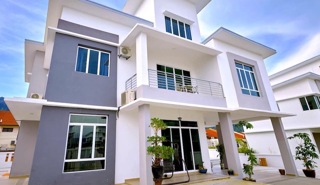 Spacious Villa ❃ 3 floors/6br/6.5ba