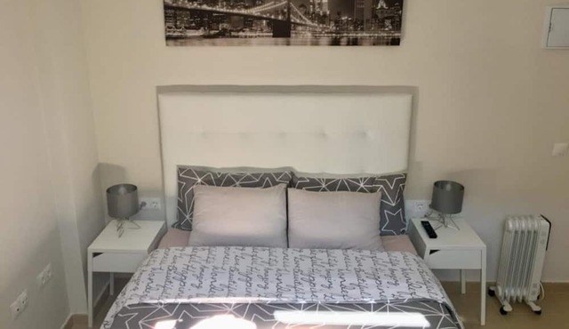EXCLUSIVE apartment with kitchen, bathroom, parking. 15 min from Centre