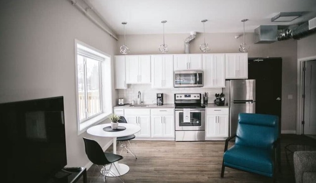 Monogram Inn - Hightide #15