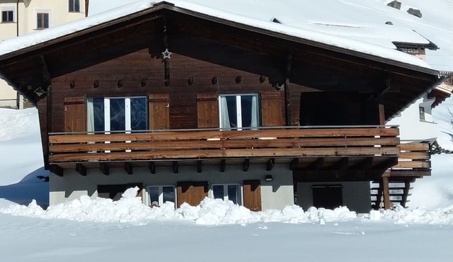 Detached house on the river within walking distance of the village and ski lifts