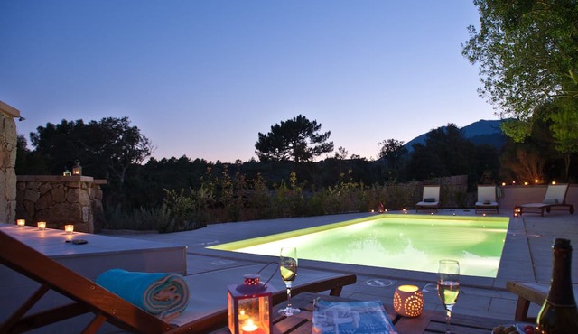 Villa Alzu, 3 bedrooms, 6 people, shared heated swimming pool, in the heart of the Corsican maquis