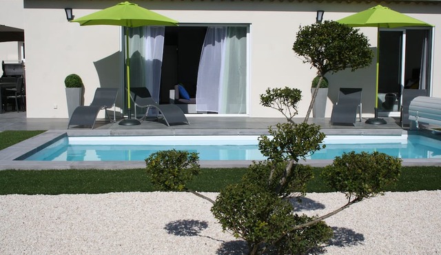 Mapokia air-conditioned villa with private heated pool near Uzès.