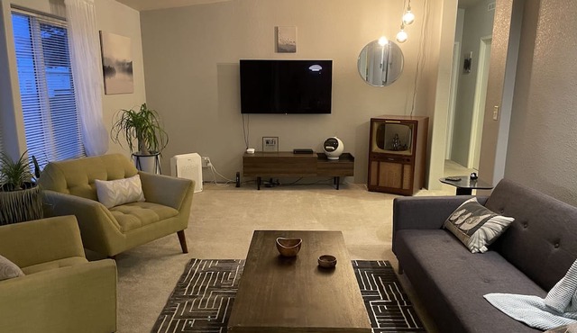 Downtown Vintage Edison/Bow Steps To Shops/Cafes/Pubs