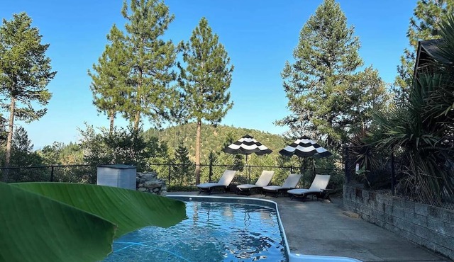 Jacksonville Mountain Retreat