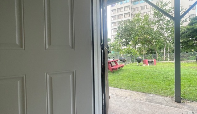 Urban oasis in heart of city-large yard