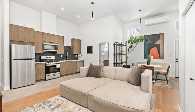 Modern 2-bedroom apartment in Talmadge, San Diego