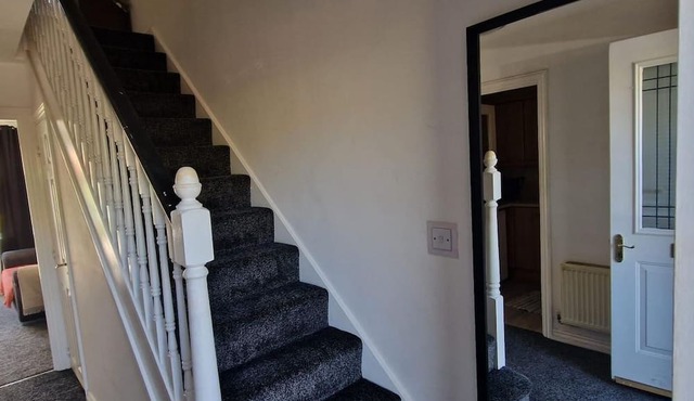 Housesleeps5-garden-parking-familyfriendly