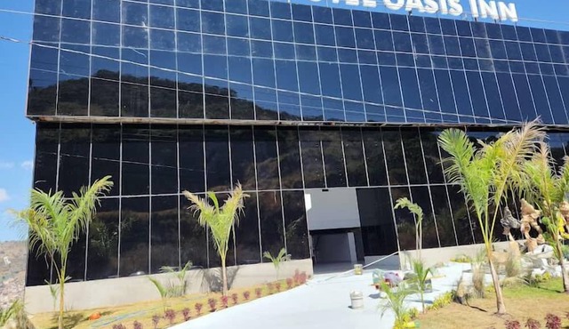 HOTEL OASIS INN