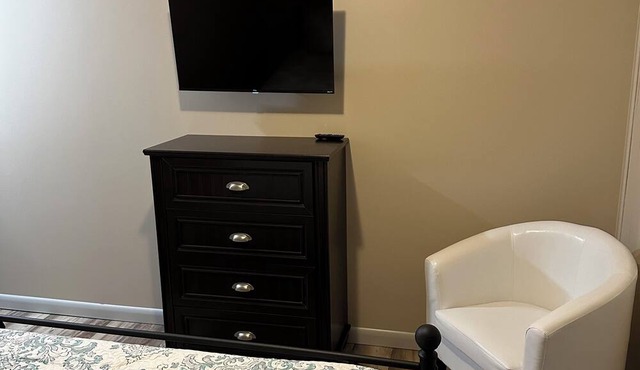 Pawpaw's Cozy Comfy Studio-Unit A. Pet Friendly