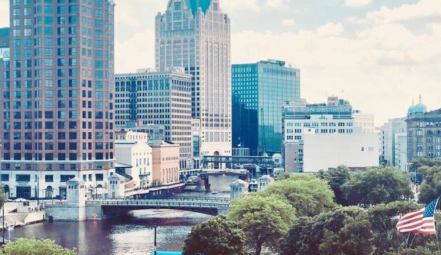 Luxury Entertainment Dist Downtown Prime Location