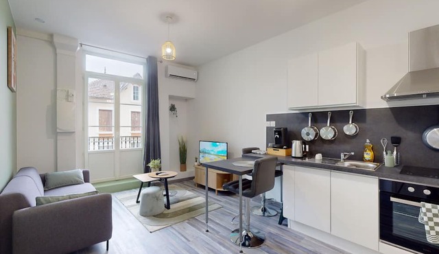 Magnificent T2 in the heart of Vinay