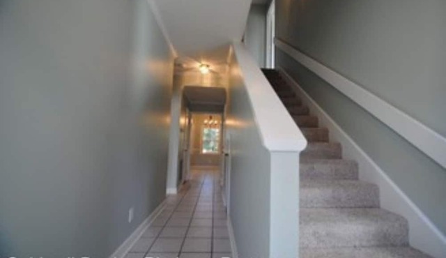Charming 4-bedroom house with AC and WiFi in welcoming Savannah