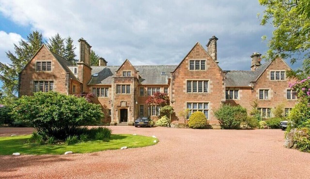 Penthouse Apartment in Coastal Manor House