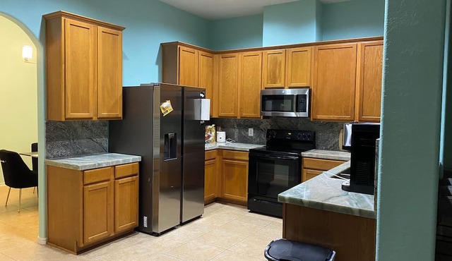 Pet friendly lovely house room 3 shared bathroom