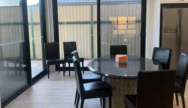 3-bedrooms in a shared house-like 5 star hotel in amazing Springvale centre.