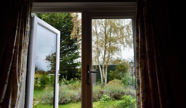 The Nook, a luxurious barn, only 10 minutes walk into the village,pet friendly