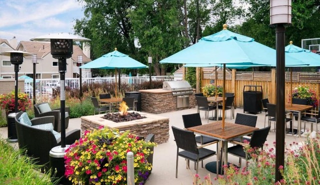 Relax at our Pet-Friendly Hotel in Boulder, CO