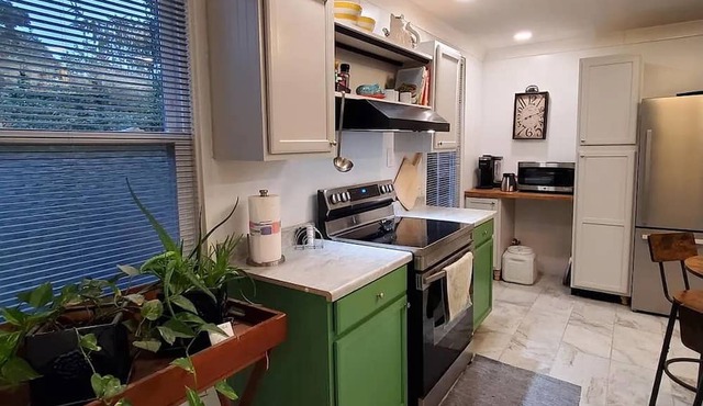 "The Little House on Pike"nCharming 2-bedroom house in wonderful Vevay.