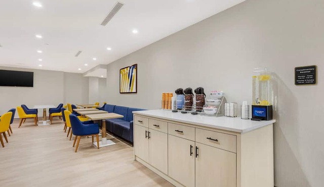 Comfort Suites Central Valley - Woodbury