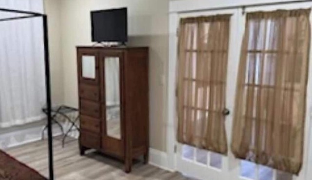 Charming 4-bedroom house in Marksville with AC, WiFi.