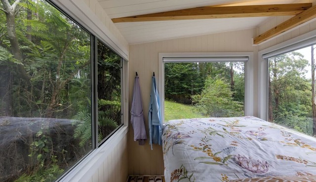 LYREBIRD LOOKOUT a Tiny Home at Forrest, a mountain forest retreat in Olinda