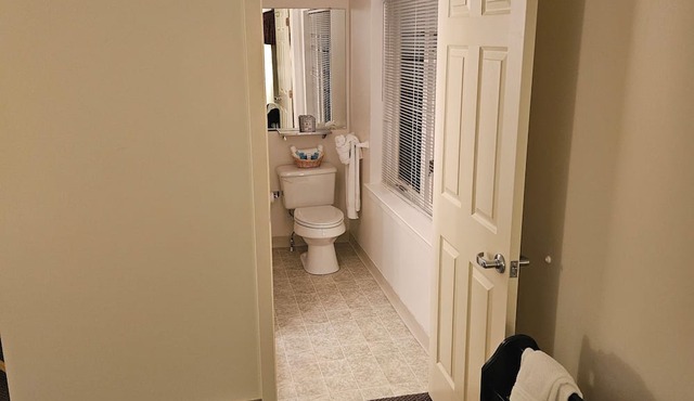 Charming 1-bedroom hotel with AC and WiFi in delightful Phoenixville