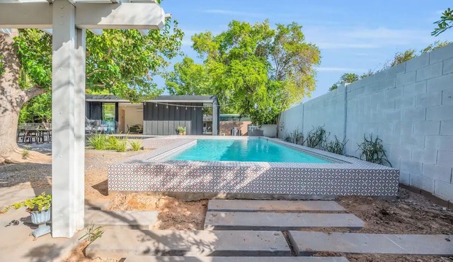 The Phoenix Sanctuary Main House - Salt Water Pool & Dog Friendly