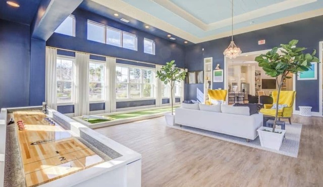 Charming 2-bedroom apartment in delightful Summerville with WiFi, AC