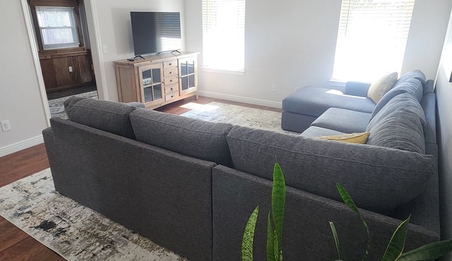 Charming 3-bedroom, 2 bathroom house in downtown Roanoke.