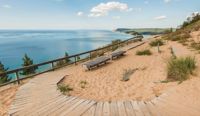 Tranquil Leelanau Farmhouse