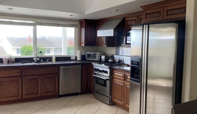 Charming 2-bedroom ocean view house in sought after Niguel Shores community