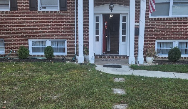 Charming bedroom with WiFi and AC in Somerdale next to transportation to Philly