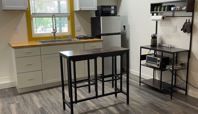 Charming 1-bedroom Guest Home with WiFi, AC in delightful Gallatin