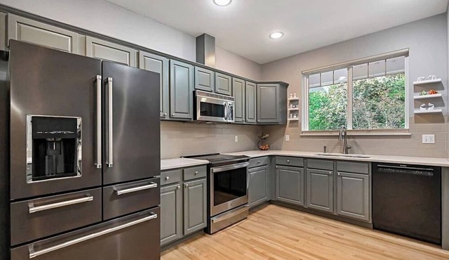 SQ100: Charming 2-bedroom house with WiFi and AC in delightful Snoqualmie