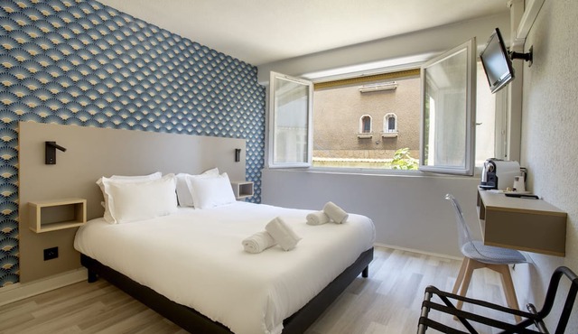 Double room-Standard-Ensuite with Shower-Garden view