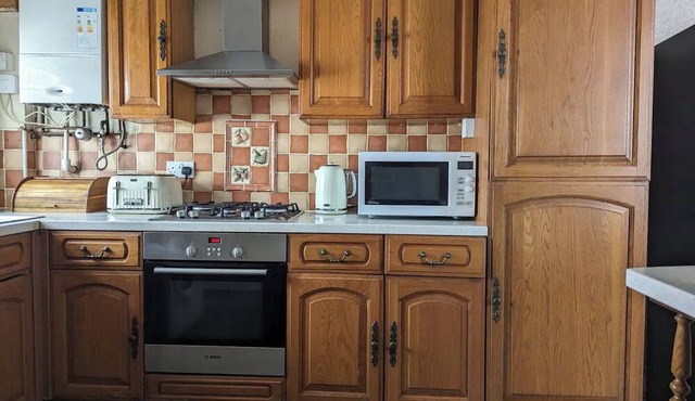 6 Bed - Sleeps 10 Lake, Green Spaces & Central