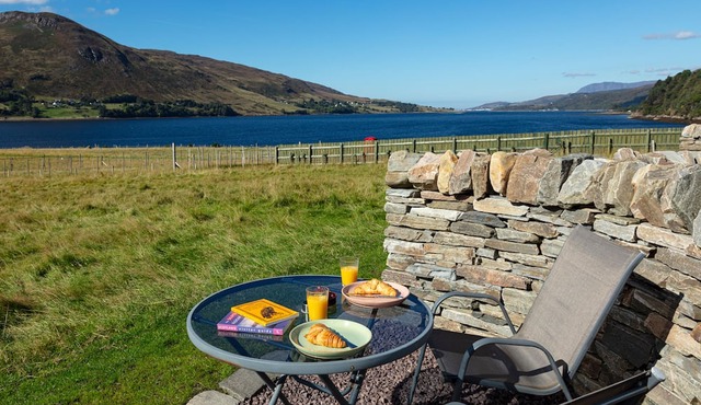 Family Luxury pod - stunning loch view and access