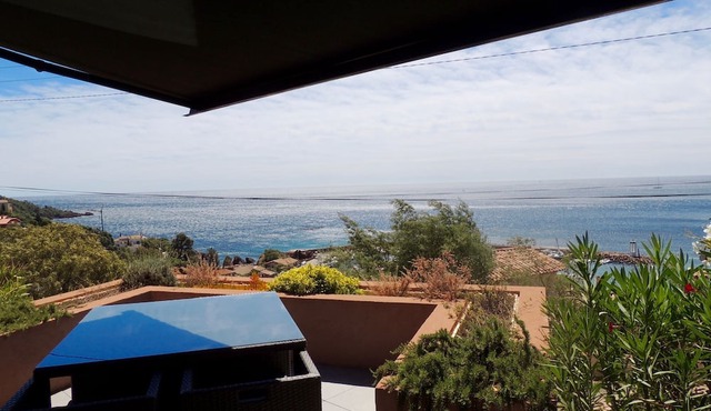 Apartment with fantastic sea views