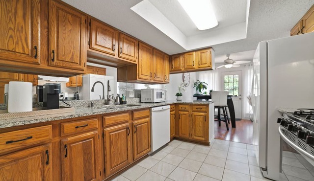 Relaxing Austin Stay Close to Downtown and Airport