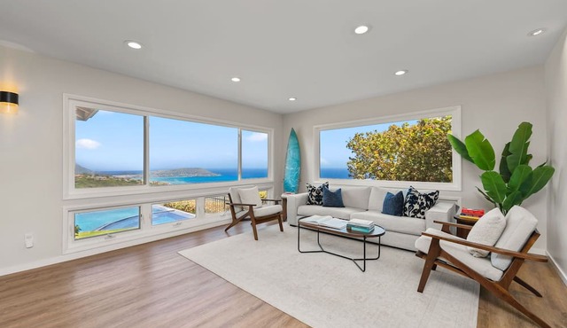 Stunning 4BR Home w/Infinity Pool & Sunrise Ocean Views