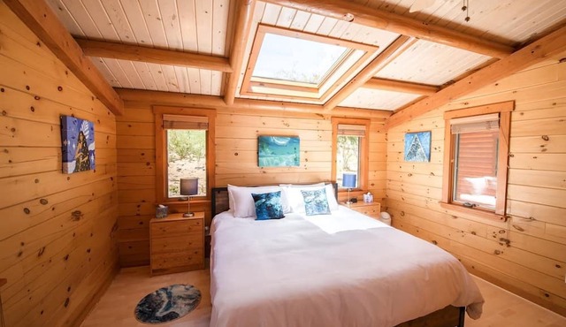 Apatite Cabin: Focus & Inspiration