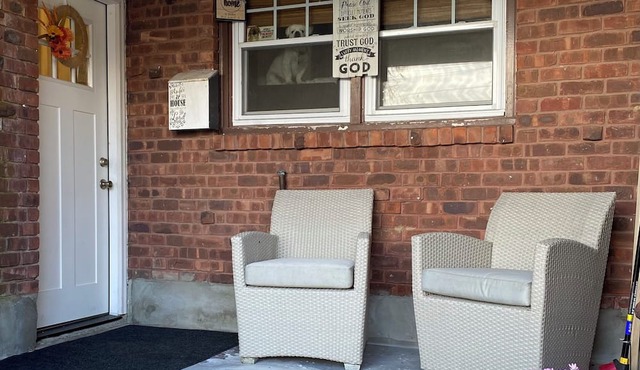 Charming 2-bedroom apartment shopping center Downtown & Casino minutes away