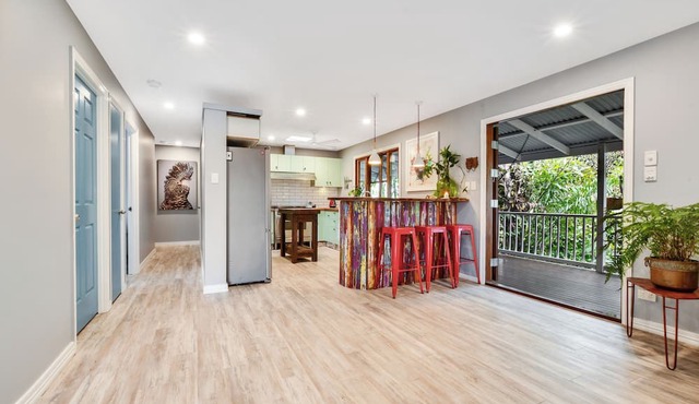 Seafarer's Retreat is a renovated family property boasting room for up to 16.