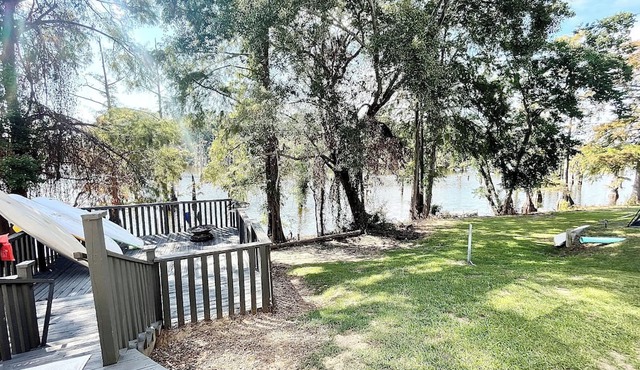Bayou and Beyond: The View with hot tub and Kayak rentals