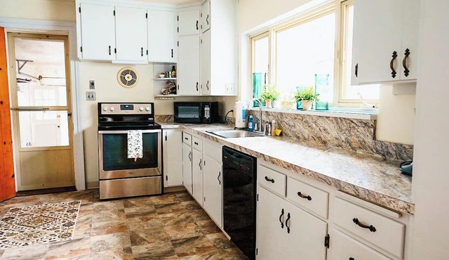 Spacious 4-bedroom house in Letchworth State Park, Castile, NY.