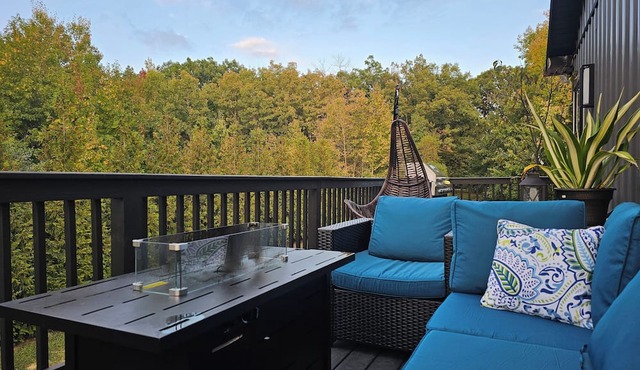 Secluded Barndominium Retreat. Minutes from Fair Hill International. 10min UD